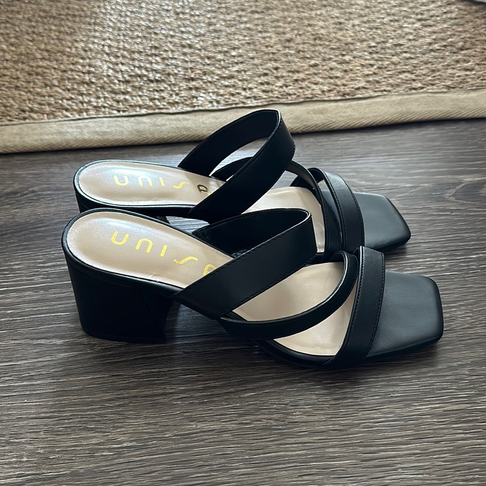 Unisa DSW Kitten Block Heel